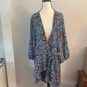 Torrid open front tie hi-low top size 3. Perfect condition